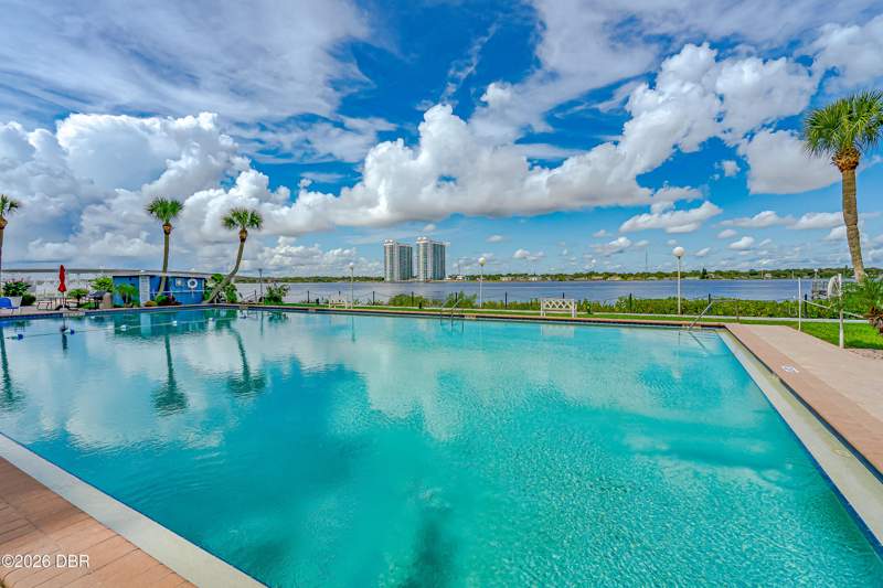 2 bedroom Condominium at 925 N Halifax Avenue #702, Bayshore Bath & Tennis Club Condo, Daytona Beach — photo 2