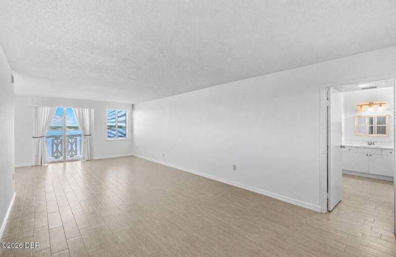 2 bedroom Condominium at 925 N Halifax Avenue #702, Bayshore Bath & Tennis Club Condo, Daytona Beach — photo 4