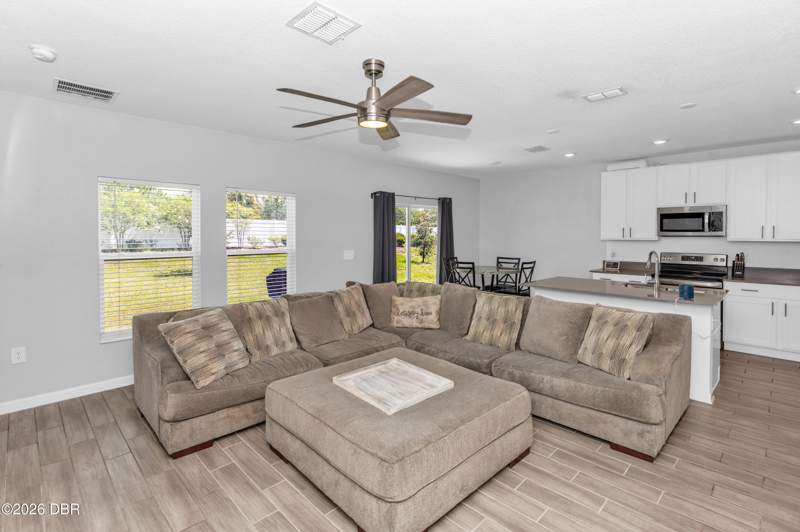 3 bedroom Single Family Residence at 1104 Peach Creek Drive, Vineland Reserve, Osteen — photo 4