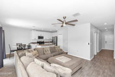 1104 Peach Creek Drive, Osteen FL - photo 14 of 31