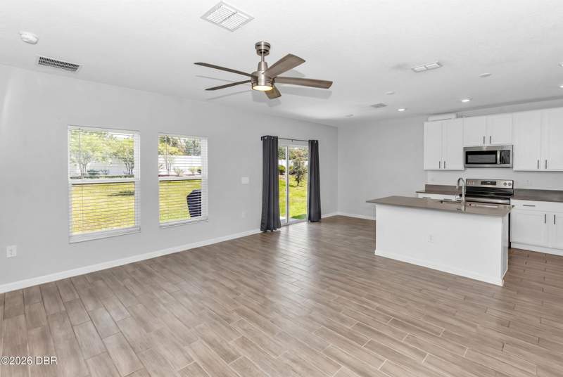 3 bedroom Single Family Residence at 1104 Peach Creek Drive, Vineland Reserve, Osteen — photo 5