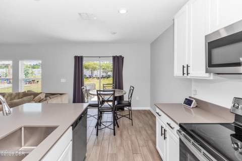 1104 Peach Creek Drive, Osteen FL - photo 15 of 31