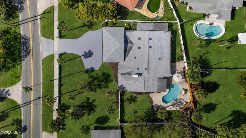 5 bedroom Single Family Residence at 1124 N Halifax Avenue, Whanorsham, Daytona Beach — photo 1
