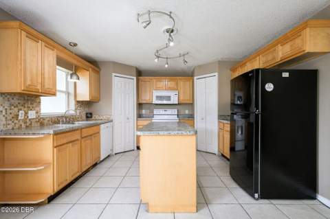 1690 Santee Avenue, Deltona FL - photo 8 of 40