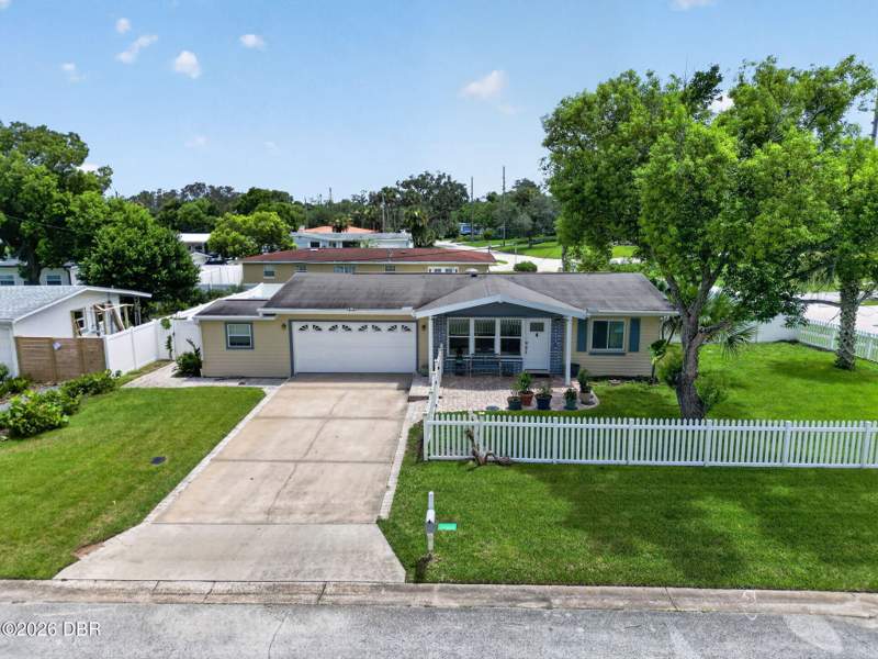 3 bedroom Single Family Residence at 102 N Capri Drive, Capri Manor, Ormond Beach — photo 3