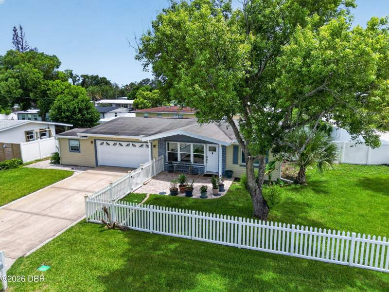 3 bedroom Single Family Residence at 102 N Capri Drive, Capri Manor, Ormond Beach — photo 5