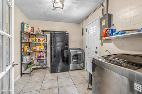 918 Wells Drive, South Daytona FL - photo 17 of 43