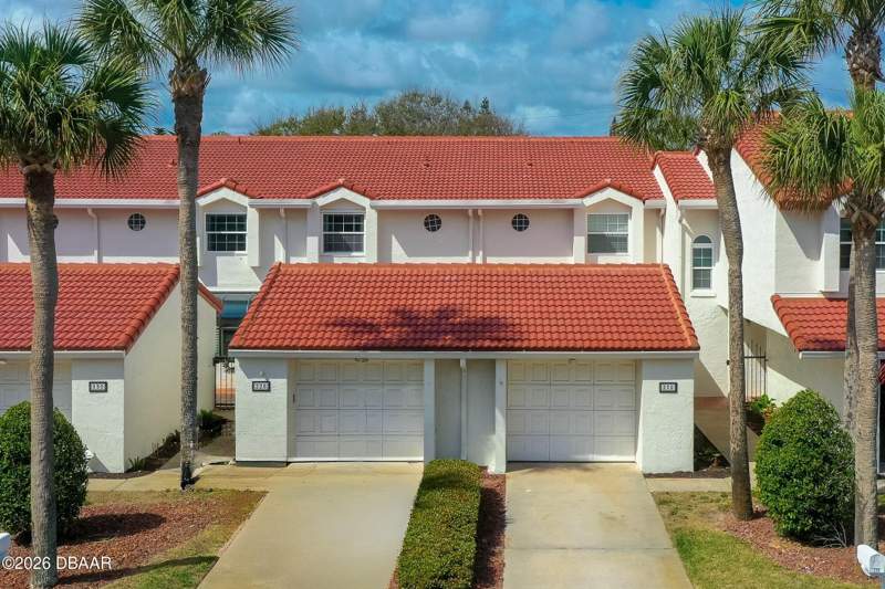 2 bedroom Townhouse at 226 Florida Shores Boulevard, Sea Havens, Daytona Beach Shores — photo 3