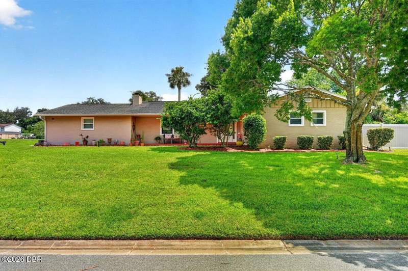 4 bedroom Single Family Residence at 20 Twin River Drive, Twin River Estates, Ormond Beach — photo 4