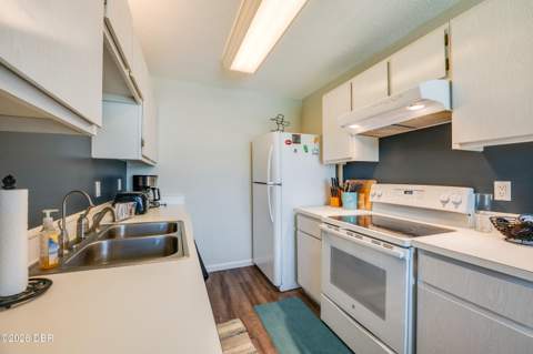 840 Center Avenue #10, Holly Hill FL - photo 8 of 32