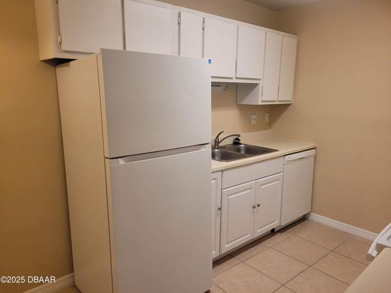 1 bedroom Condominium at 1600 Big Tree Road #F 1, Condo At Georgetown Lake, A Condo, Daytona Beach — photo 5