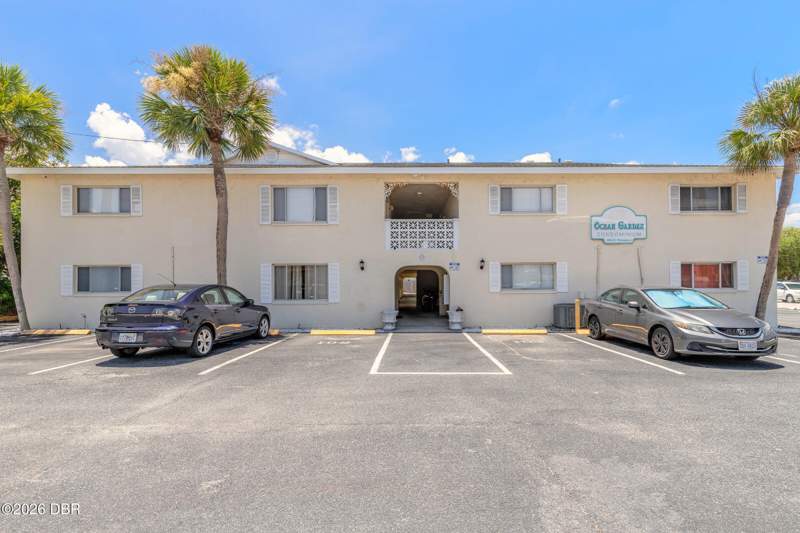 1 bedroom Condominium at 102 S Peninsula Drive #200, Ocean Garden Condo, Daytona Beach — photo 2