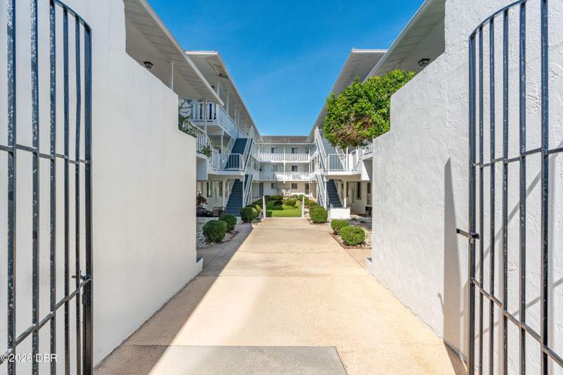 2 bedroom Condominium at 405 N Halifax Avenue #105, Halifax Shores Condo, Daytona Beach — photo 2