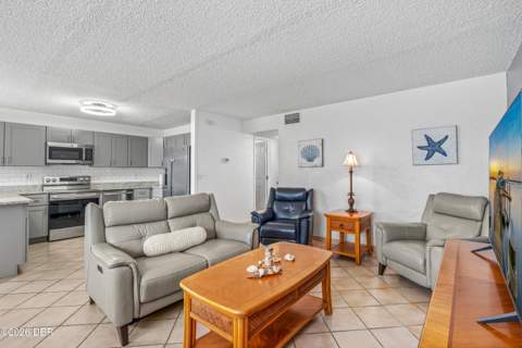 405 N Halifax Avenue #105, Daytona Beach FL - photo 10 of 34