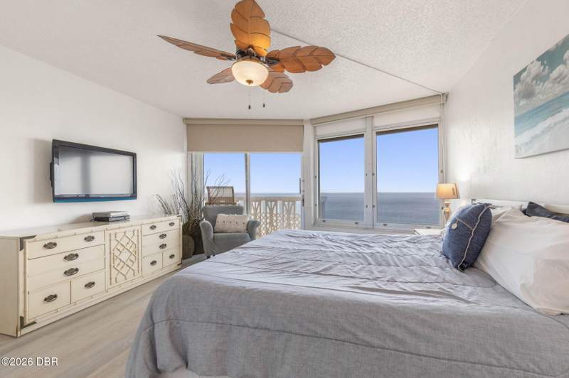 2 bedroom Condominium at 1051 Ocean Shore Boulevard #Ph4, Van Lee, A Condo, The, Ormond Beach — photo 3