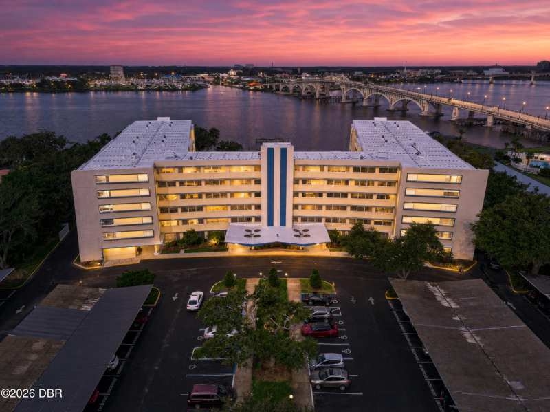 1 bedroom Condominium at 1224 S Peninsula Drive #514, Pendleton Club Condo, Daytona Beach — photo 1