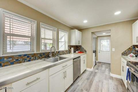 221 Blanche Place, Daytona Beach FL - photo 9 of 22