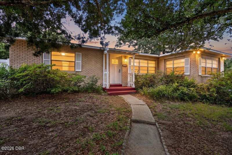 3 bedroom Single Family Residence at 404 Pine Road, Ellinor Village, Ormond Beach — photo 1