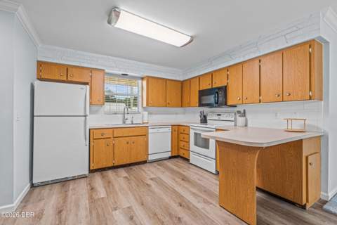 145 Hernandez Avenue, Ormond Beach FL - photo 10 of 32
