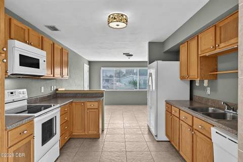 22 Beechwood Drive, Ormond Beach FL - photo 12 of 61