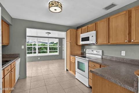 22 Beechwood Drive, Ormond Beach FL - photo 13 of 61