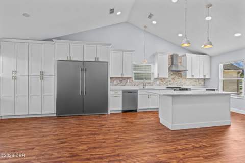 762 Pine Shores Circle, New Smyrna Beach FL - photo 7 of 38