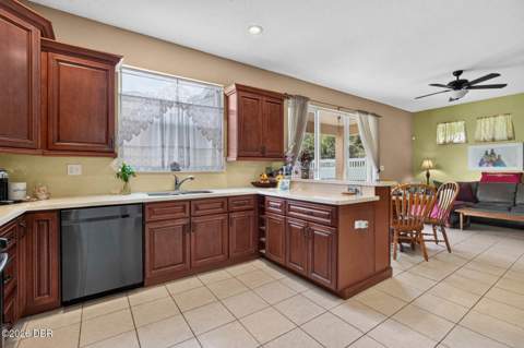239 W Tarrington Drive, DeLand FL - photo 18 of 52