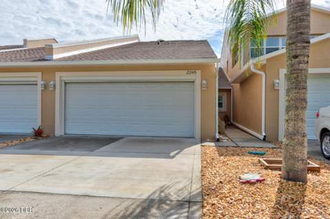 2246 Hawks Cove Circle, New Smyrna Beach FL - photo 10 of 24