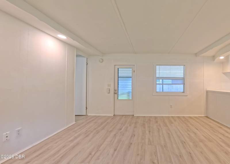 2 bedroom Mobile Home at 1517 Avenue C, Daytona Pines, Ormond Beach — photo 5