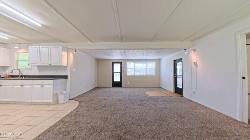 2 bedroom Mobile Home at 1304 Arroyo Parkway, Tropical Mobile Home Village, Ormond Beach — photo 4
