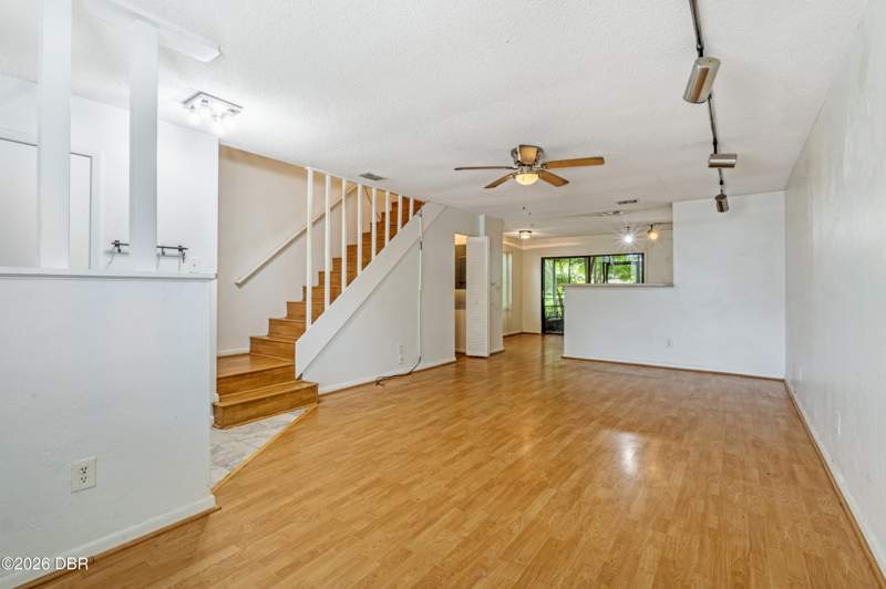 3 bedroom Townhouse at 190 W Sandalwood Court, Forest Lake, Daytona Beach — photo 4