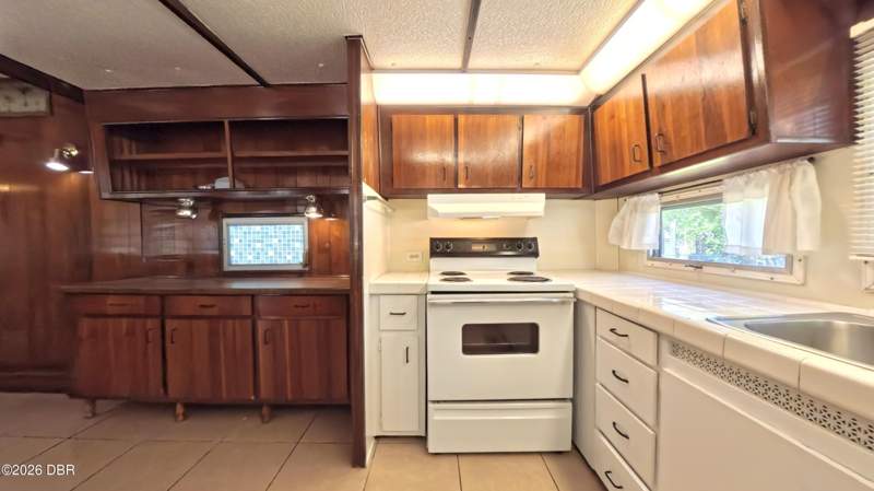 2 bedroom Mobile Home at 1302 Arroyo Parkway, Tropical Mobile Home Village, Ormond Beach — photo 5