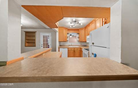 553 S Lanvale Avenue, Daytona Beach FL - photo 10 of 23