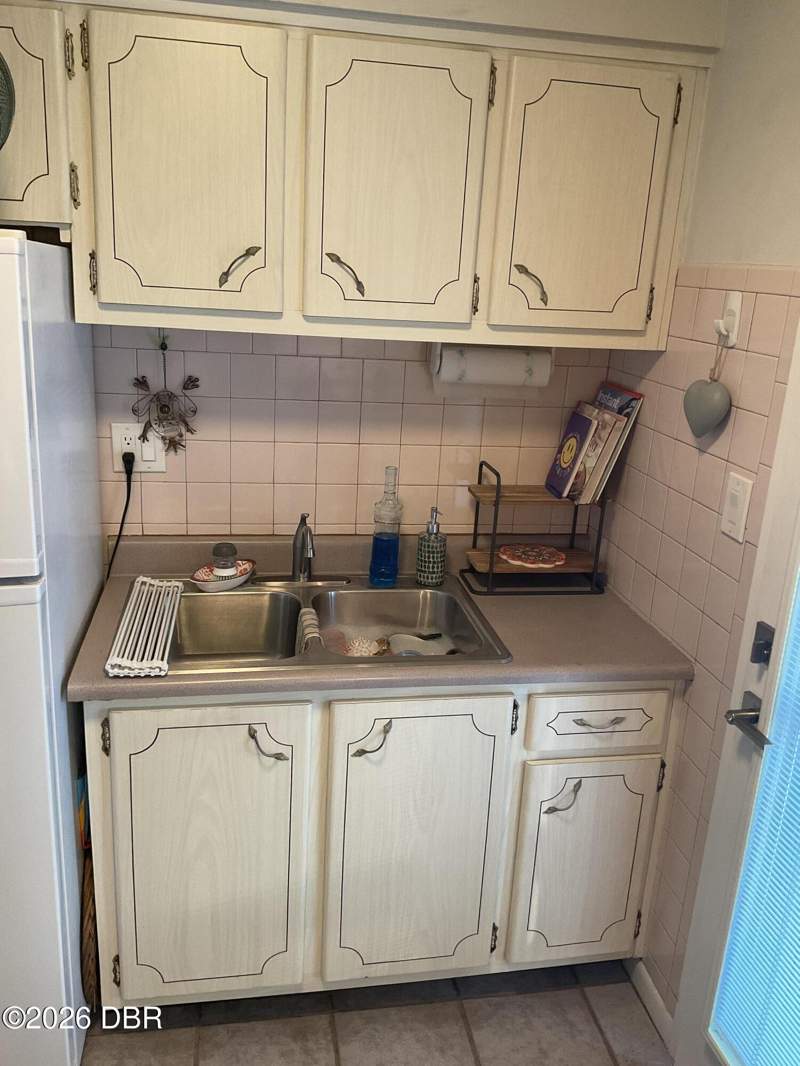 2 bedroom Condominium at 3013 N Halifax Avenue #B-35, Berkley House, Daytona Beach — photo 5
