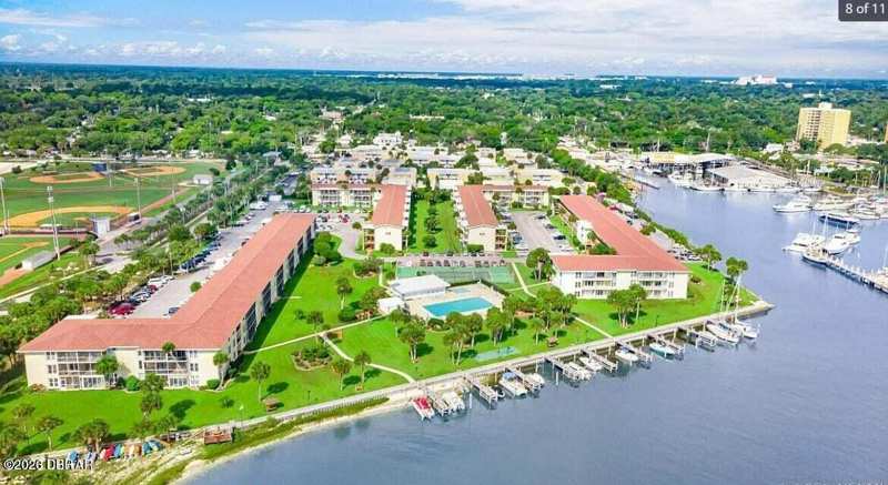 1 bedroom Condominium at 719 S Beach Street #1050, Daytona Beach Riverhouse Condos, Daytona Beach — photo 1