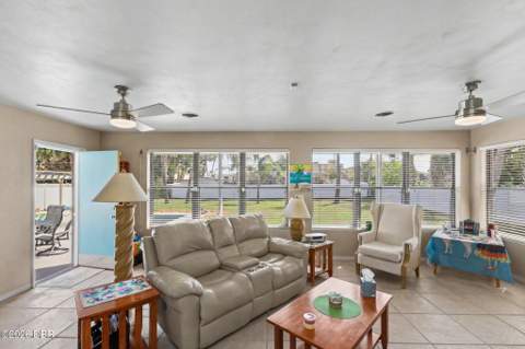 1124 Waverly Drive, Daytona Beach FL - photo 16 of 61