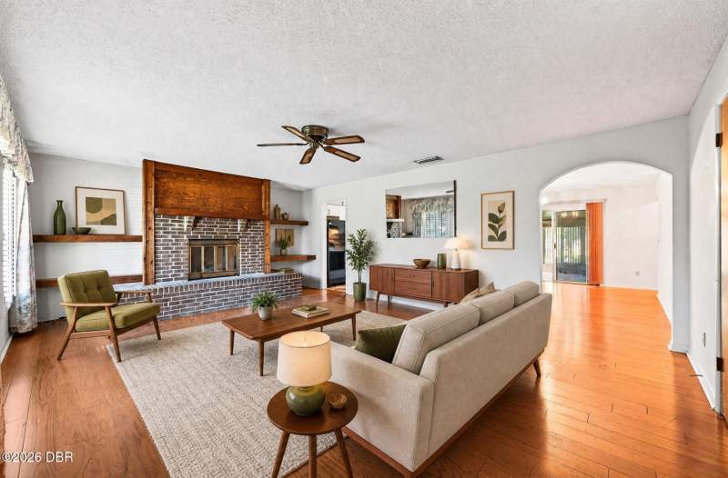 3 bedroom Single Family Residence at 308 Dubs Drive, Dubberly, Holly Hill — photo 2