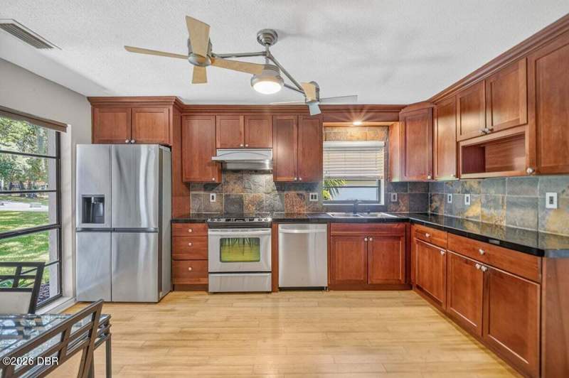 3 bedroom Townhouse at 11 Indian Trail, Arrowhead Village, Ormond Beach — photo 4