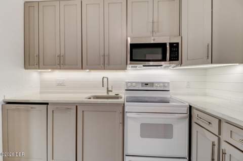 7 Hibiscus Drive, Ormond Beach FL - photo 9 of 29