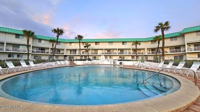 2 bedroom Condominium at 815 Ocean Shore Boulevard #10-A, Ormond Holiday Club, Ormond Beach — photo 3