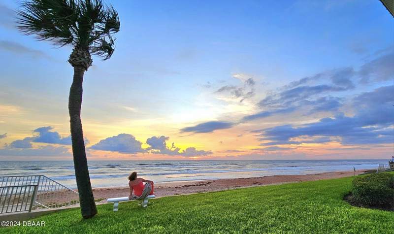 2 bedroom Condominium at 815 Ocean Shore Boulevard #10-A, Ormond Holiday Club, Ormond Beach — photo 5