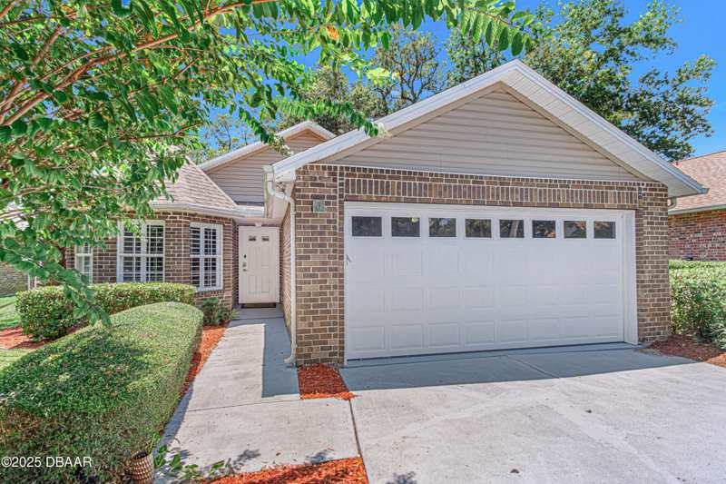 2 bedroom Single Family Residence at 6 Oak Village Drive, Reflections Village, Ormond Beach — photo 1