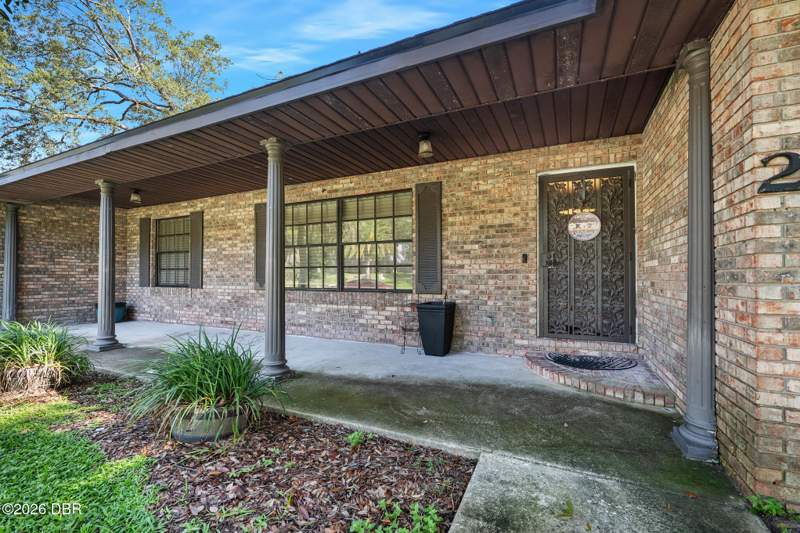 4 bedroom Single Family Residence at 2 Eagle Drive, Tomoka Oaks, Ormond Beach — photo 3