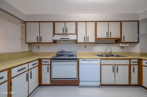 1133 Ocean Shore Boulevard #302, Ormond Beach FL - photo 13 of 54