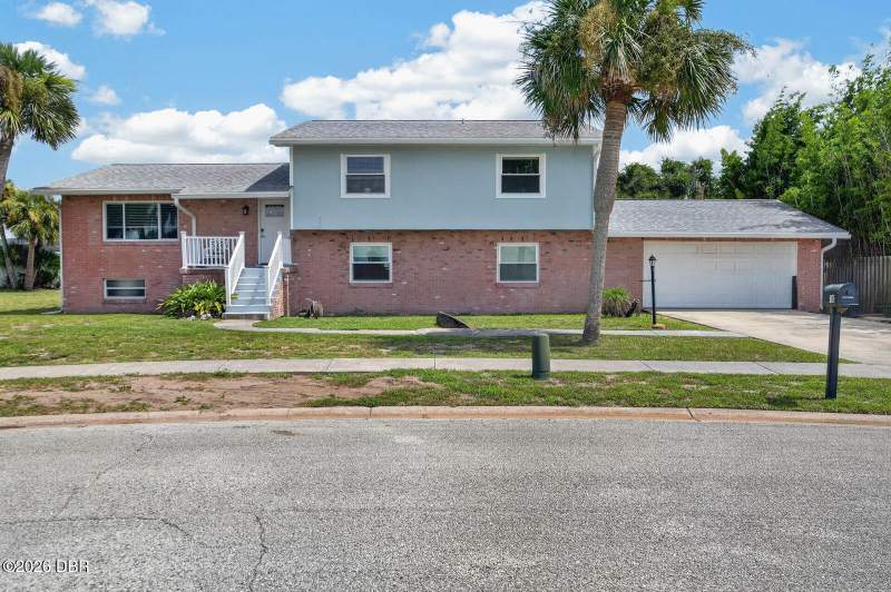 4 bedroom Single Family Residence at 10 E Tipperary Lane, Regency Manor Estates, Ormond Beach — photo 3