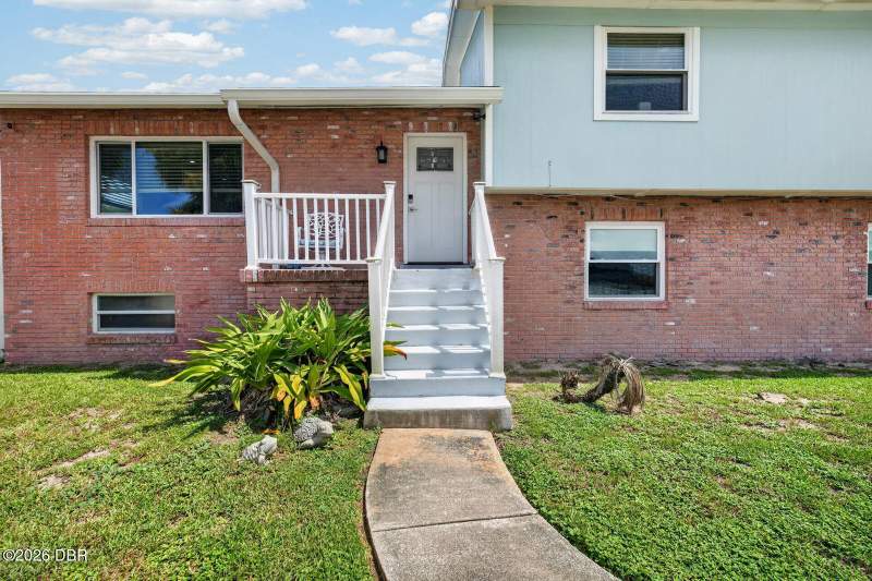 4 bedroom Single Family Residence at 10 E Tipperary Lane, Regency Manor Estates, Ormond Beach — photo 4