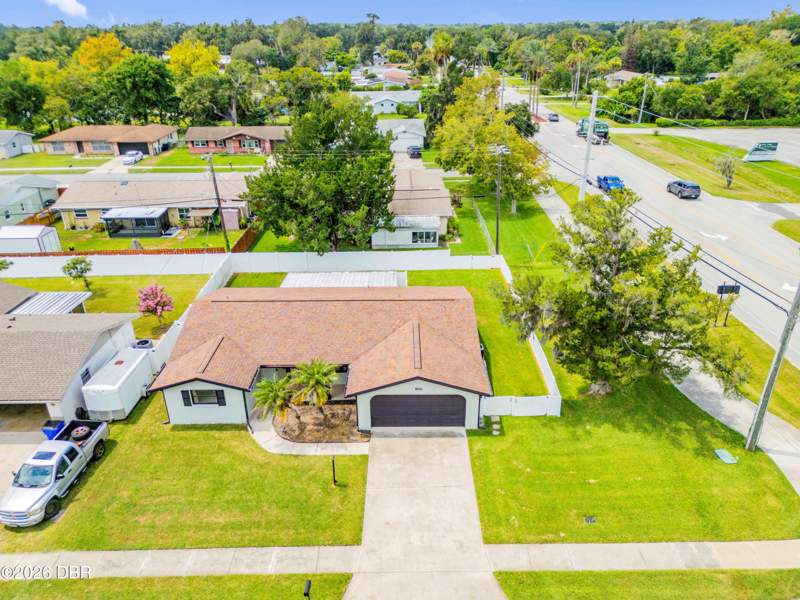 3 bedroom Single Family Residence at 2000 Kenilworth Avenue, Melodie Park, South Daytona — photo 4