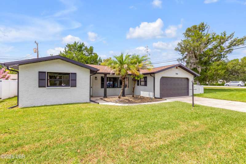 3 bedroom Single Family Residence at 2000 Kenilworth Avenue, Melodie Park, South Daytona — photo 1