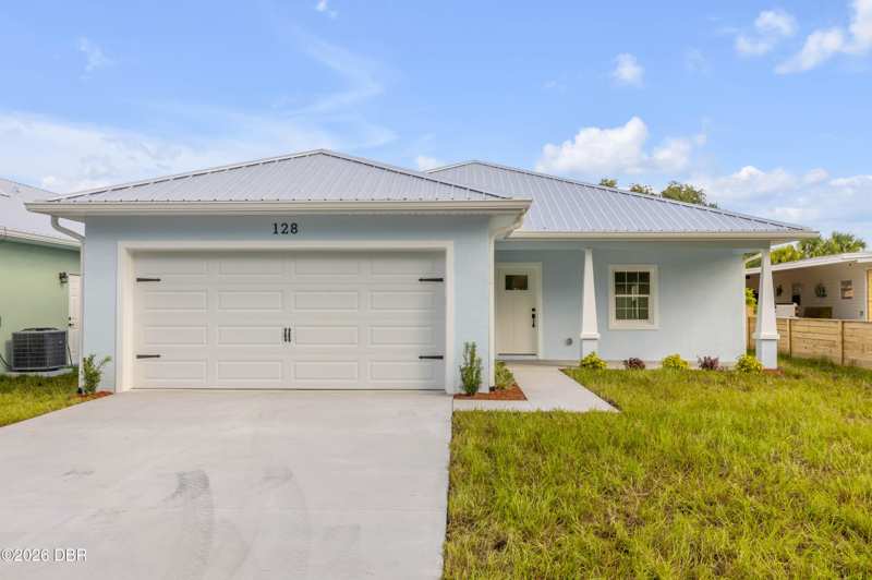 3 bedroom Single Family Residence at 128 Indian Creek Road, Indian Harbor, Oak Hill — photo 1