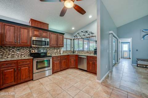 38 Weyanoke Lane, Palm Coast FL - photo 12 of 51